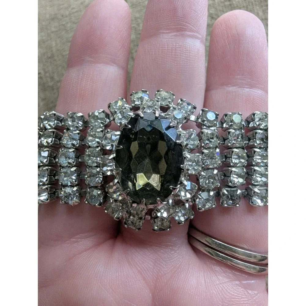Vintage 5 Strand Bracelet With Smokey Green Center Stone - Picture 3 of 3